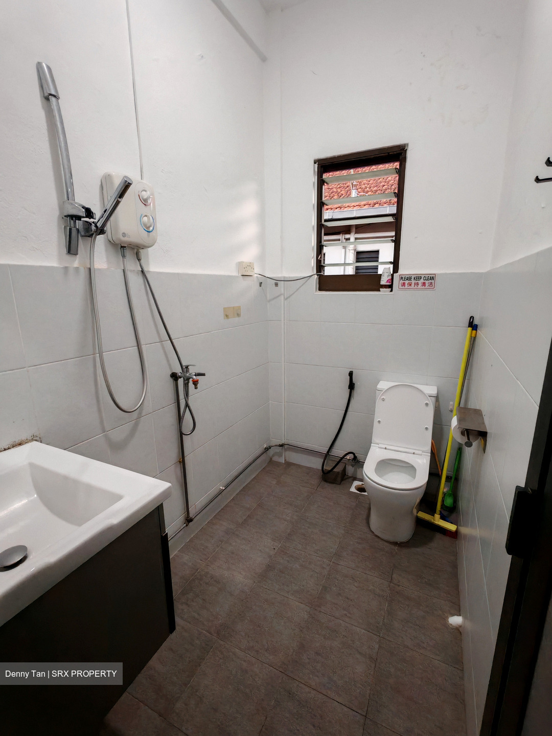 Sembawang Road (D27), Shop House #516110021